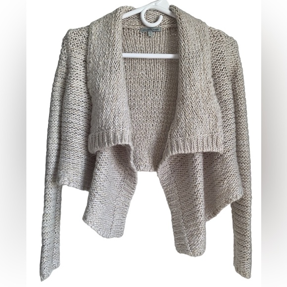 Charlotte Russe Sweaters - CHARLOTTE RUSSE Tan & Gold Cropped Cardigan size small